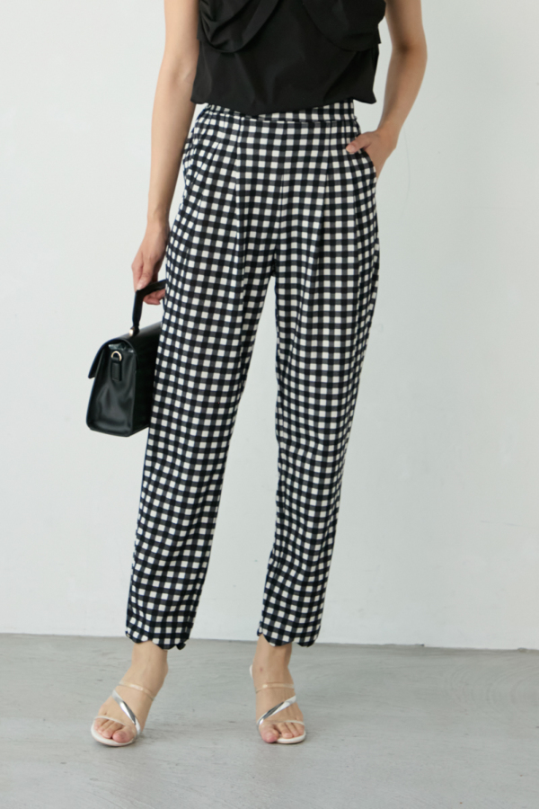 スカラップタックパンツ