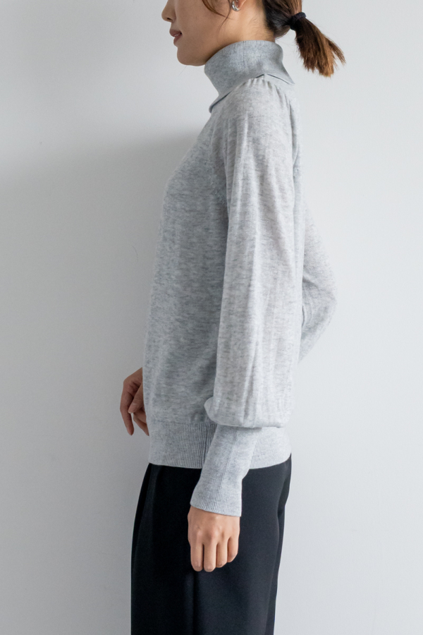 衿スリット入りタートルニット｜TOPS｜レディースファッション通販のM