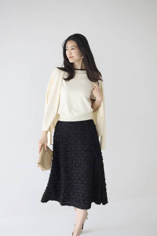 【Spring Collection 2026掲載】シルキータッチＶネックカーディガン