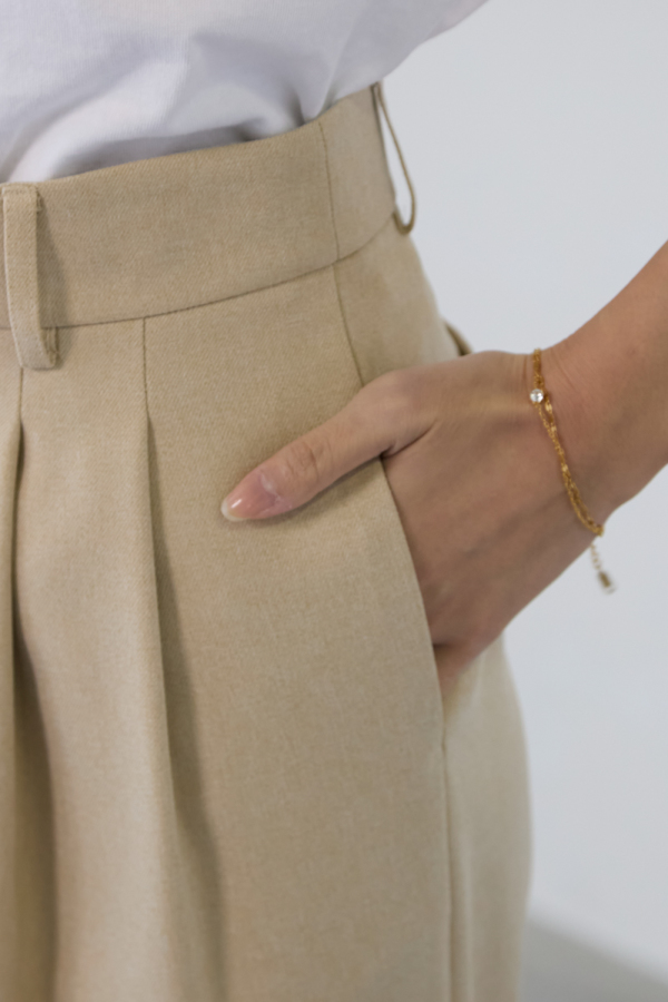 マチャットチンツーパンツ　ベージュ ダブルタックコクーンパンツ｜PANTS｜レディースファッション