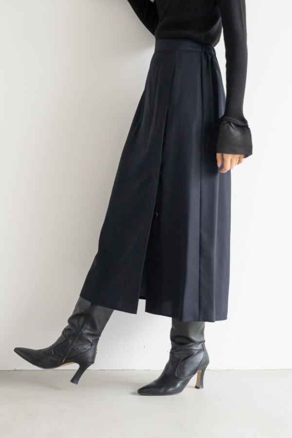 ミューズドゥドゥーズィエムクラス　イタリア製　N_8 サイドスリットスカート　M ミューズドゥドゥーズィエムクラス イタリア製 N_8 サイド